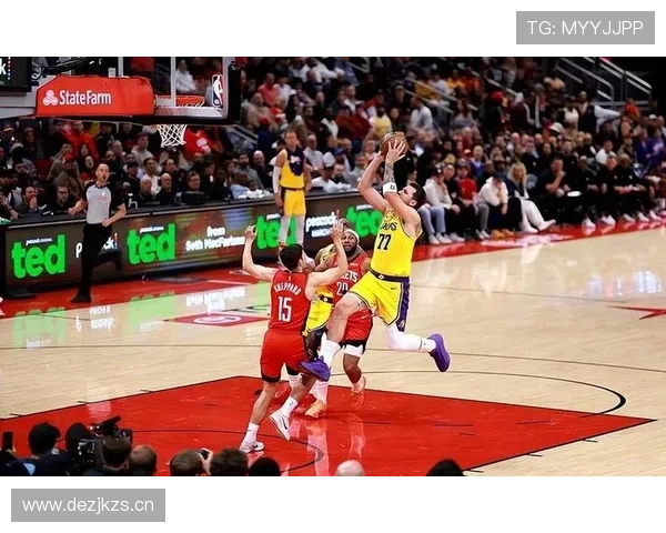 戴维斯挡拆为詹姆斯制造空间效率提升